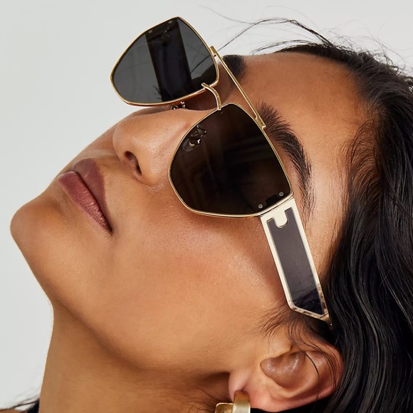 Free People Accessories - NWT Free People Black & Gold Retrograde Aviator Sunglasses